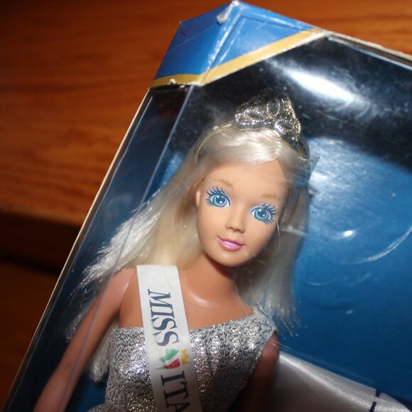 3/$118❤️rare TANIA Miss Italia 2000 figurine 12" doll bambola Giochi Preziosi - Picture 7 of 11